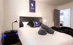 Home Away From Home - Contractors & Leisure - Central - Parking - Contractors - Leisure - Ensuite - Work Space